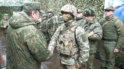 Передай привет бойцам!