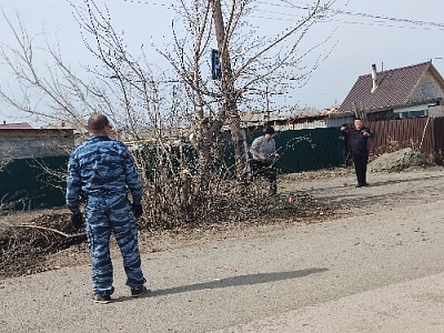 Полицейские навели порядок около отдела