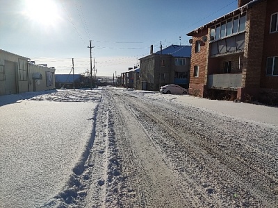Ремонтируют водопровод и чистят снег