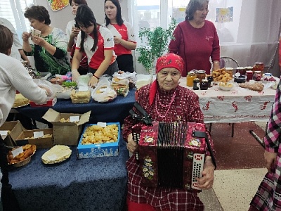 Испекли "вкусняшки" в поддержку бойцов
