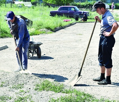 В Южном снова благоустраивают дворы