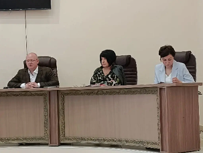 Ветром повредило деревья 