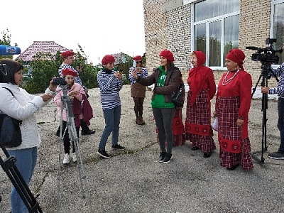 Из Парижа - в Париж 