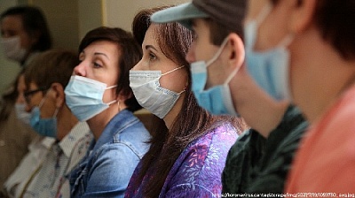 А лучше ходить в маске!