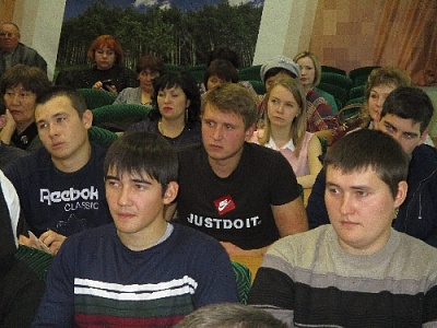 Молодым нагайбакцам говорили напутствия перед службой