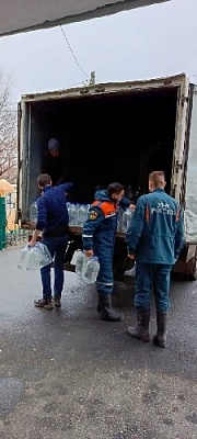 Аграрии помогают землякам