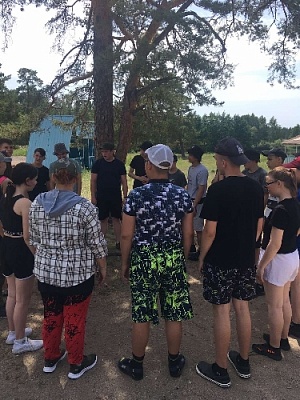 Подростки узнали о новых профессиях и изучили техники рукопашного боя