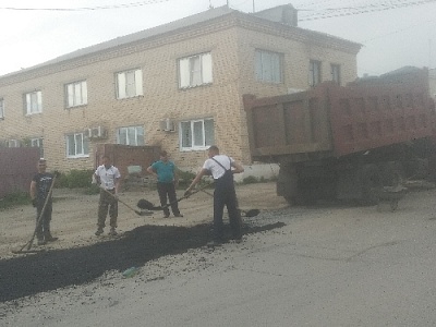 После ремонта теплотрассы восстановили дорогу