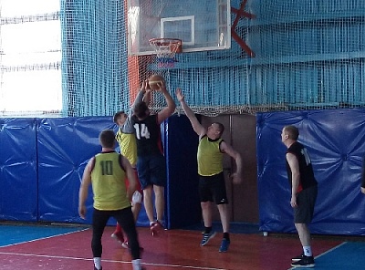 В Нагайбакском районе проходит турнир по стритболу 