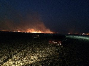 Степной пожар бушует около Фершампенуаза