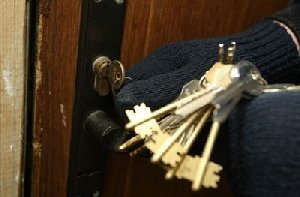 Украл ключи, чтобы похитить сигареты