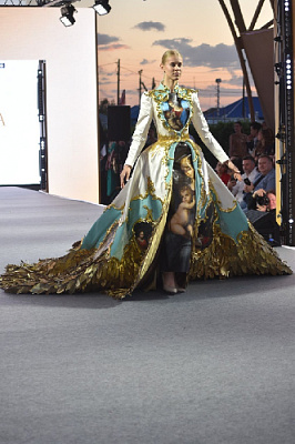 В Париже снова состоится показ гламурной одежды