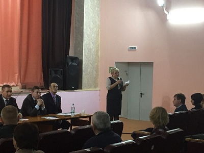 Что спросили у руководителей остроленцы?