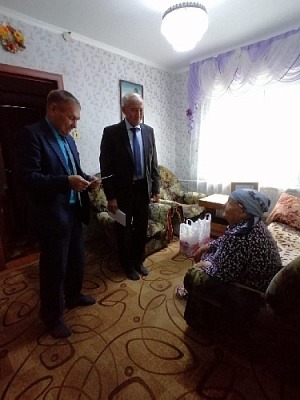 Поздравили труженицу тыла