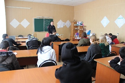 Урок мужества посвятили погибшим при исполнении служебного долга сотрудникам МВД