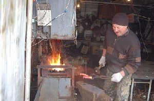 В Нагайбакском районе работает самобытный умелец