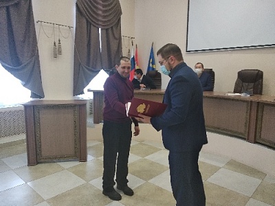 Добросовестно выполняют свою работу